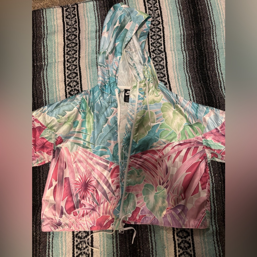 Nike windbreaker jacket